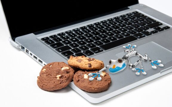 Cookie auf einem Notebook